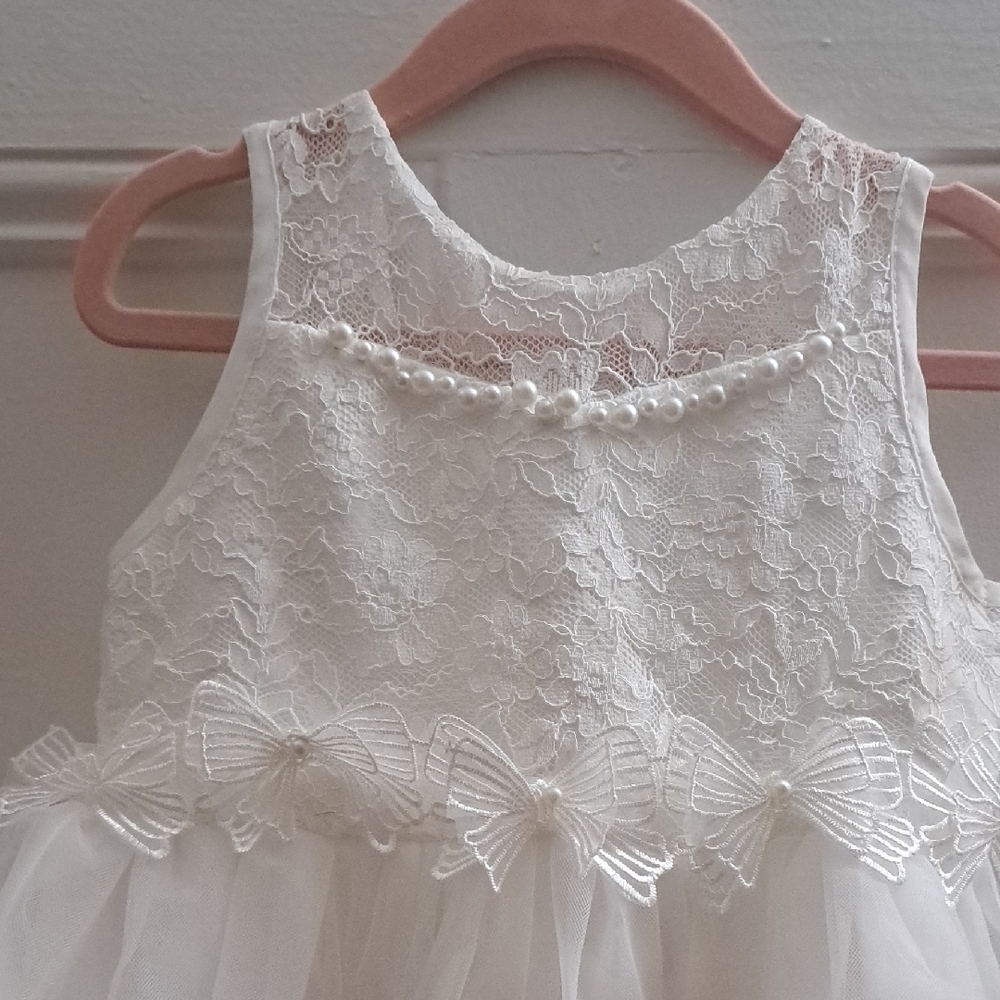 White Lace Dress With Pearl And Bow Details - Picture 2 of 7
